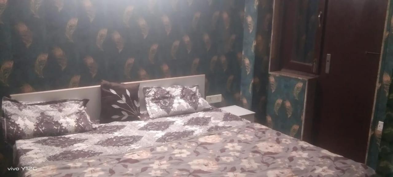 Yamuna Palace Guest house Vrindavan